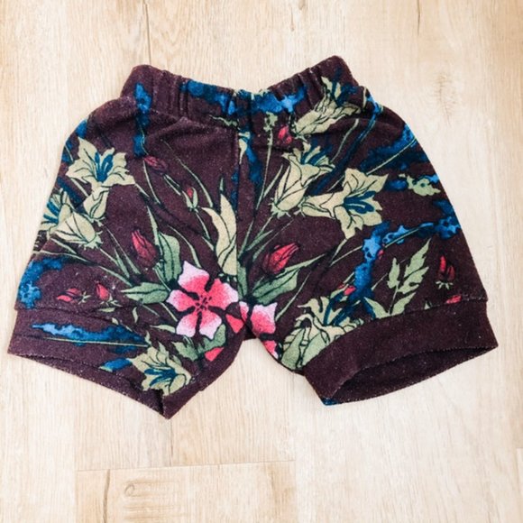 Joyaltee Upcycled Floral Shorts Size 2T - Picture 2 of 3